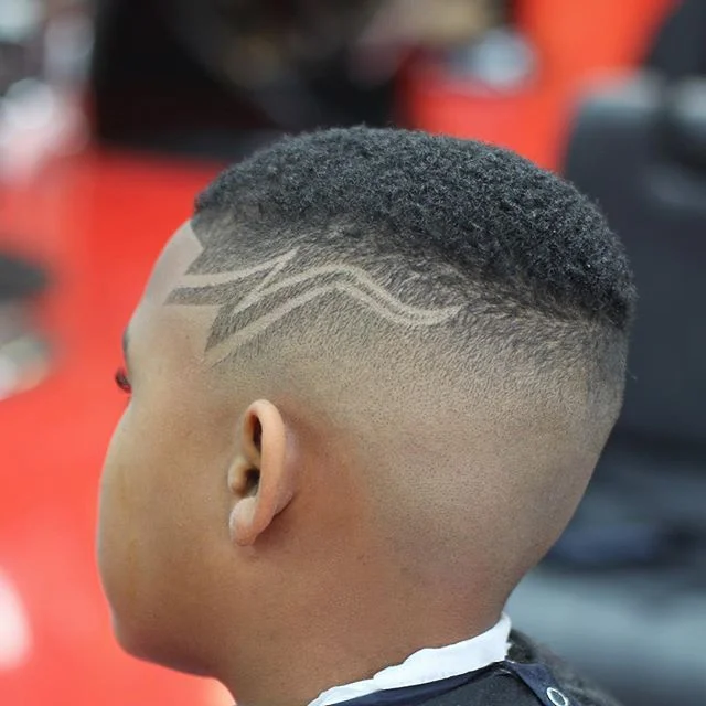 Book your next appointment online...link in bio...
#barbershopconnect #barbersincetv  #sharpfade #behindthechair #hairdesign #skinfade #allinbarbershop #menshair