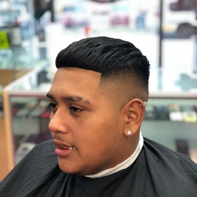 📚 book ya next appointment online @ www.lonniethebarber.com or tap the link in my bio!!! #barbershopconnect #palmbeachbarber #lakeworth #greenacres #skinfade