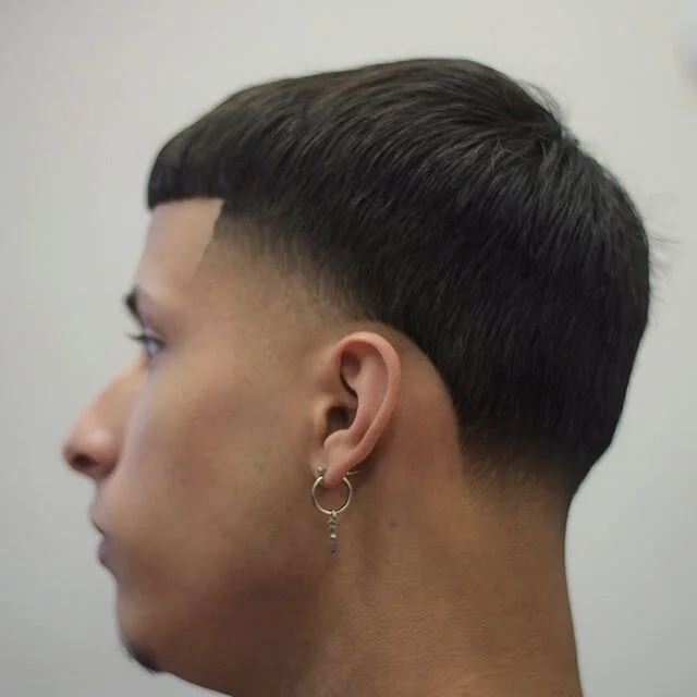 (Appointments available) Www.lonniethebarber.com #barbershopconnect #barbersinctv #barbershub #mensfashion #menshair #menshaircuts #behindthechair #greenacres #wellington #lakeworth #palmbeachbarber #skinfade #hightaper #blowout #followforfollowback 
