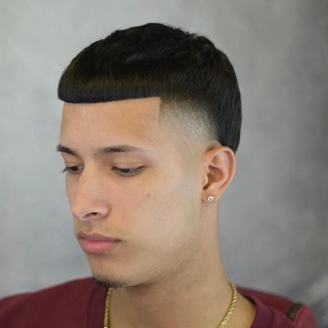 Book online www.lonniethebarber.com for your next haircut 
#lonniethebarber #barbershopconnect #barber #menshair #behindthechair #hightaper #blowout #lakeworth #westpalmbarber #palmbeachbarber #greenacres #wellington #florida