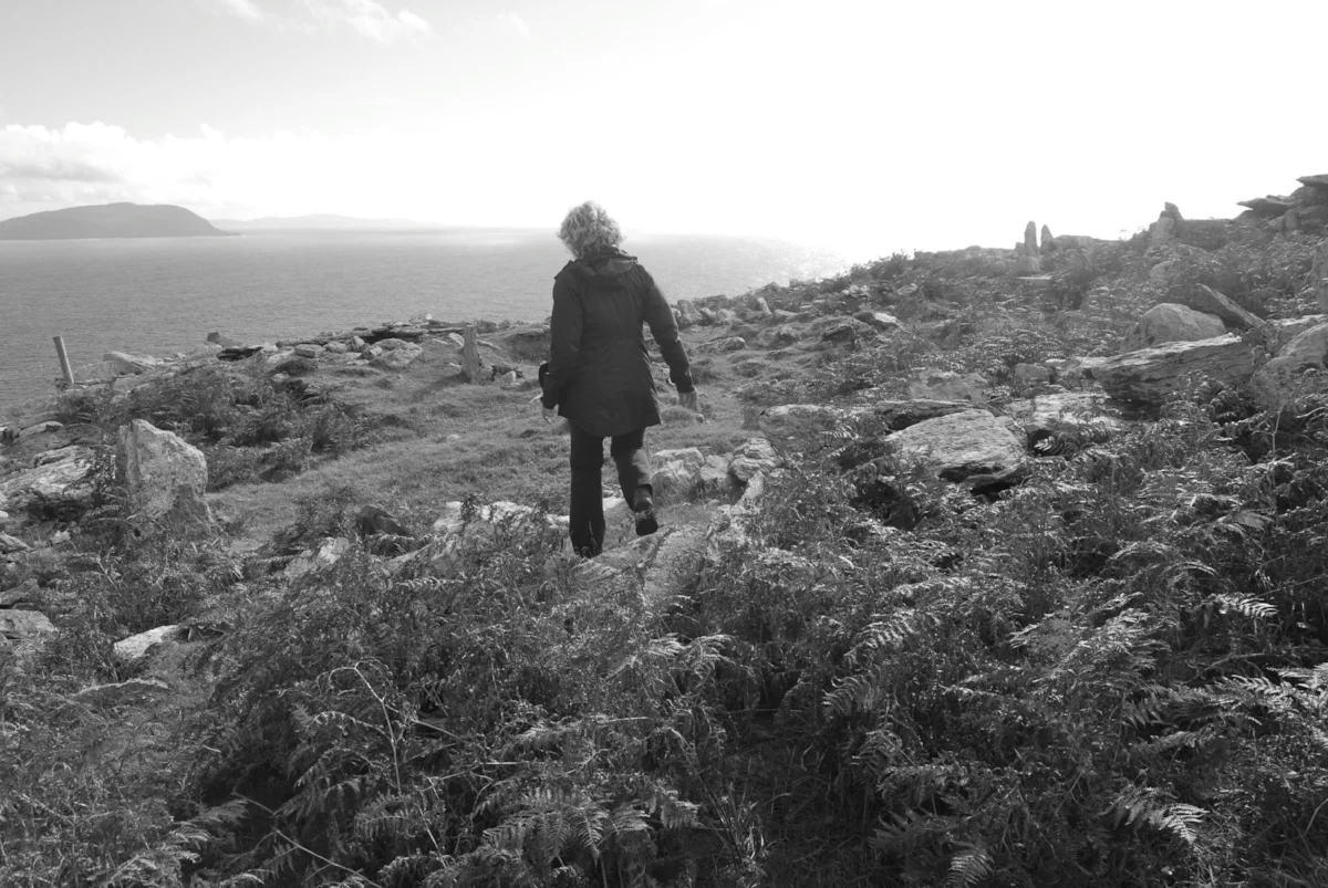 Walking the cliffs of Kerry by Ballinskelligs Bay