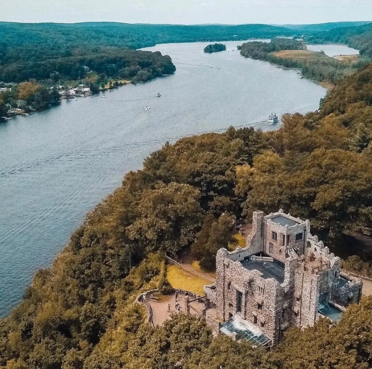 Consider yourself a leaf peeper? 🍂 Where&rsquo;s your favorite spot to catch a glimpse of the beautiful fall foliage? (hint, hint, this is one of our favorites!!)⁠
⁠
https://shoreline-connecticut.com/fall-escape