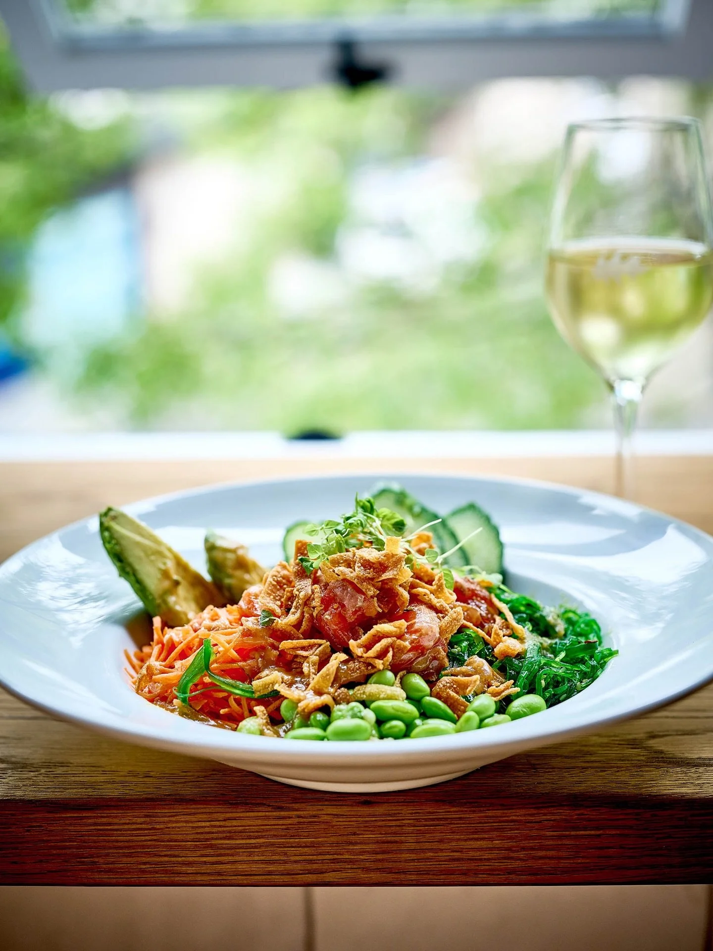 What day is it? 🙃 

The only thing we know for certain is we&rsquo;re having our Salmon Poke Bowl with brown rice, edamame, avocado, cucumber, carrots, wakame &amp; crispy wonton strips 🥗 

We&rsquo;ll save you a seat 😉 

📍 Bistro // RoyalOakDB