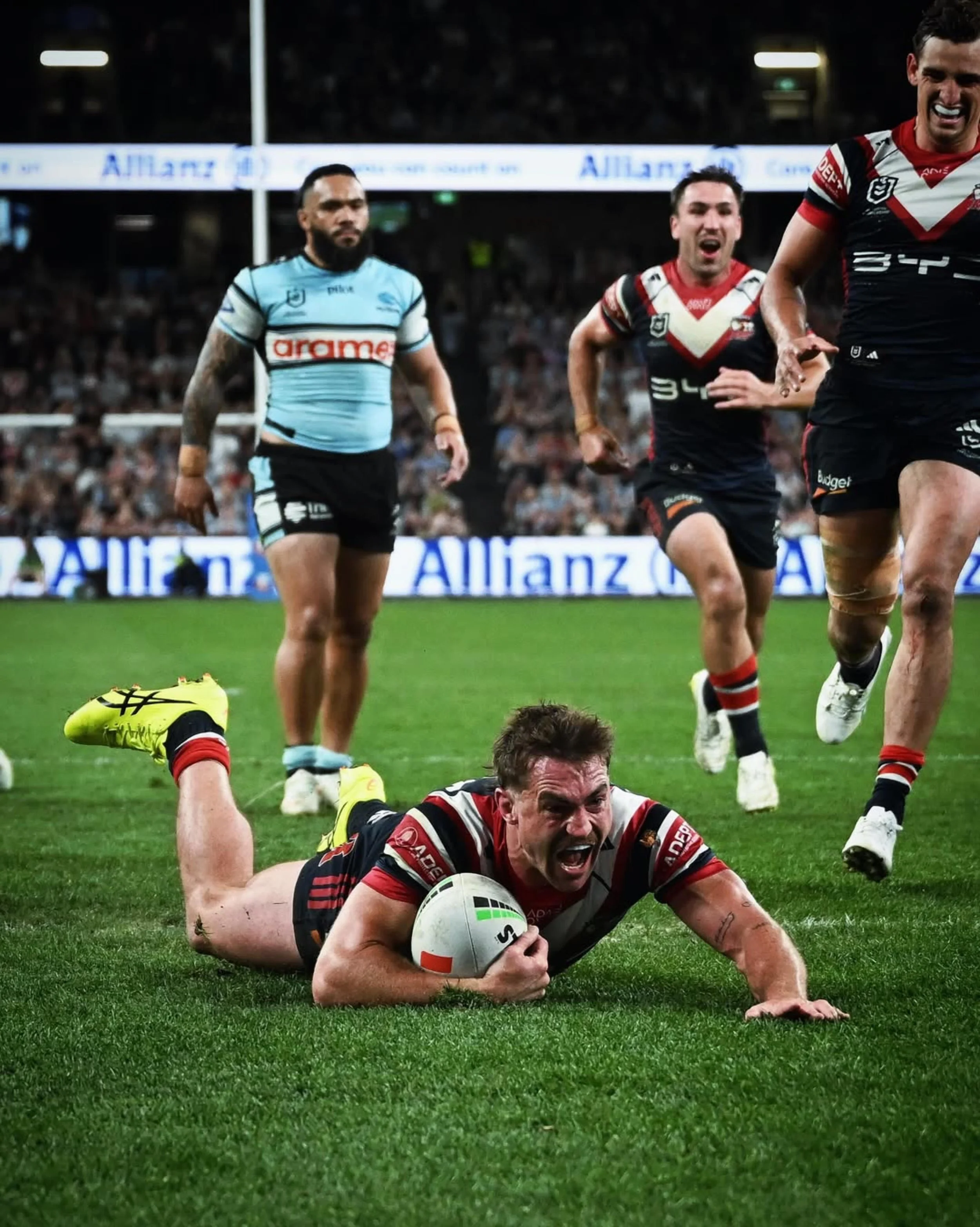 Forecast for the weekend? 100% chance of Sport LIVE &amp; LOUD 😮&zwj;💨 Here&rsquo;s the highlights 👇🏽 

TONIGHT: 
🏉 More of this ☝🏽 as our Roosters take on the Dolphins at 7:50PM 

SATURDAY: 
🏇 All the action all day from Golden Rose Day at Ro