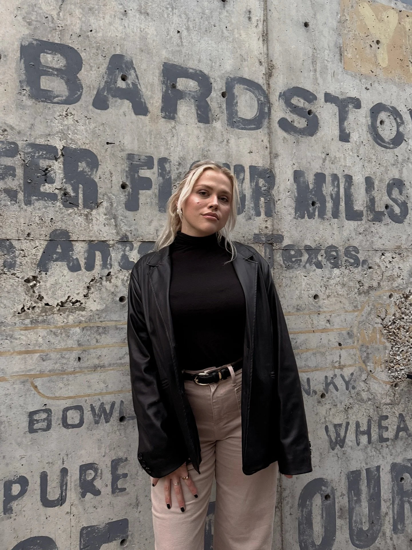 y&rsquo;all want a new song this month? 
📸 @yourfriendjuniper_