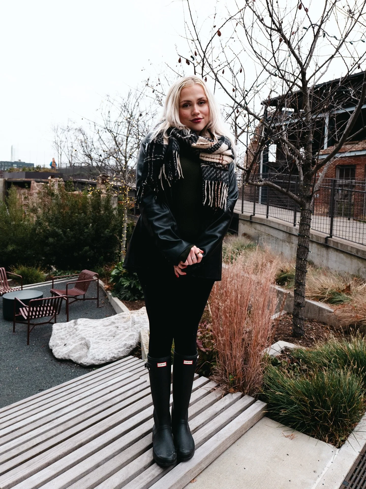 snowed in up north in New Hampshire ❄️ hope you&rsquo;re having a lovely holiday season 🤍✨
📸 @yourfriendjuniper_