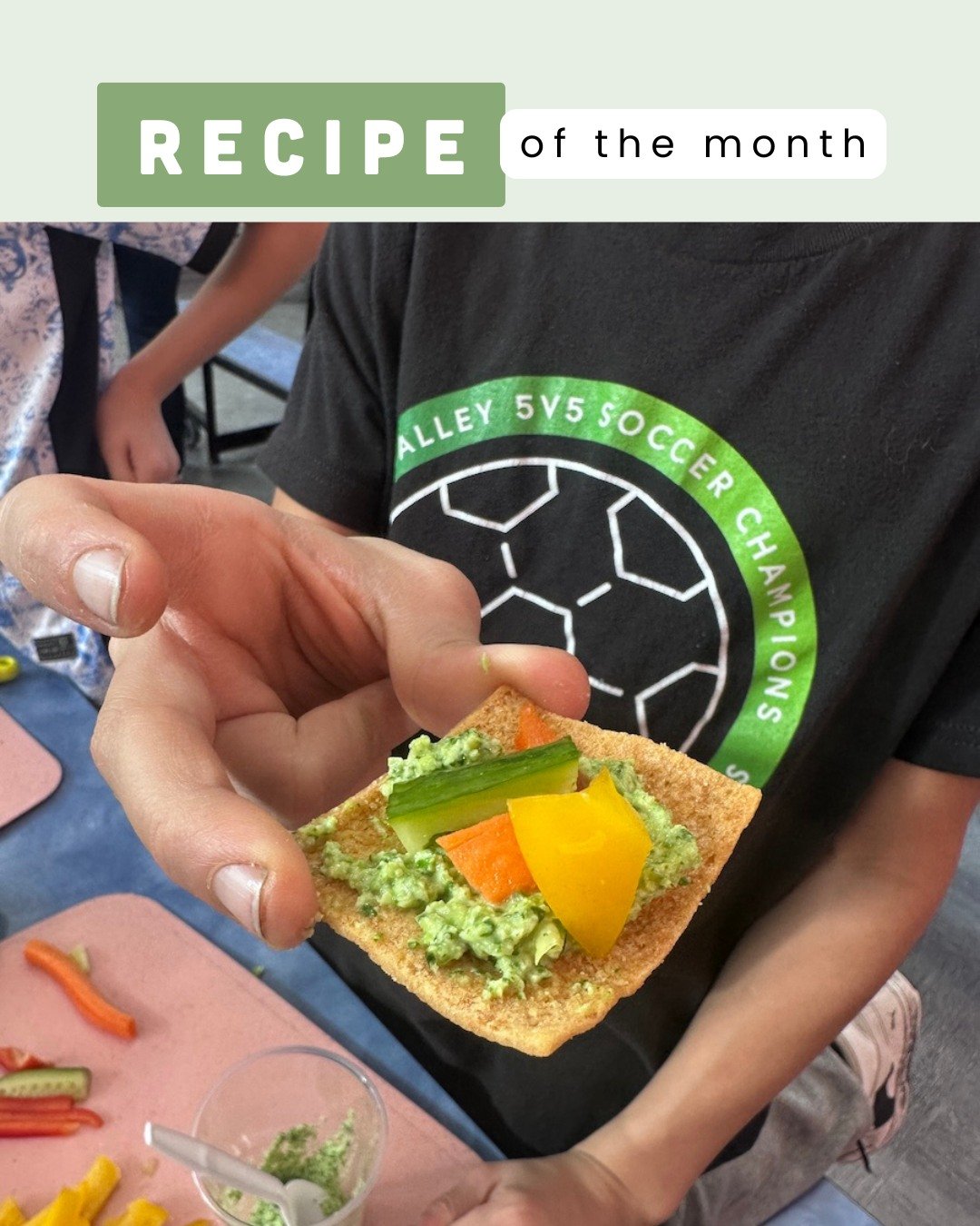 Delicious snack alert! This month, our educators are introducing elementary schoolers in Curious Cooks to a delicious edamame dip. Kids love this bright green dip, whipped up with citrus and herbs or spinach. Full of protein, edamame are young soybea