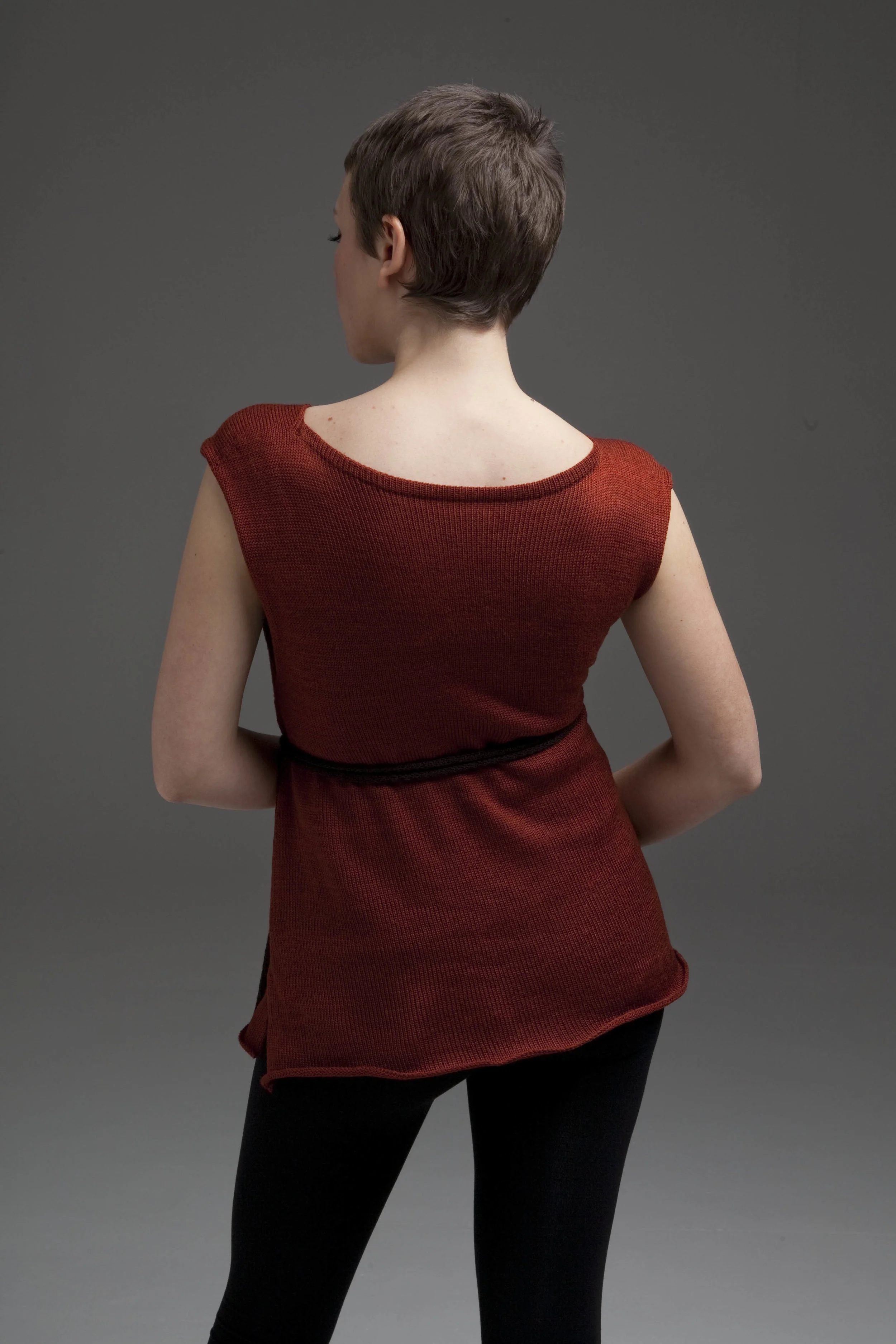 fibre-red-pocket-V-vest-4.jpg