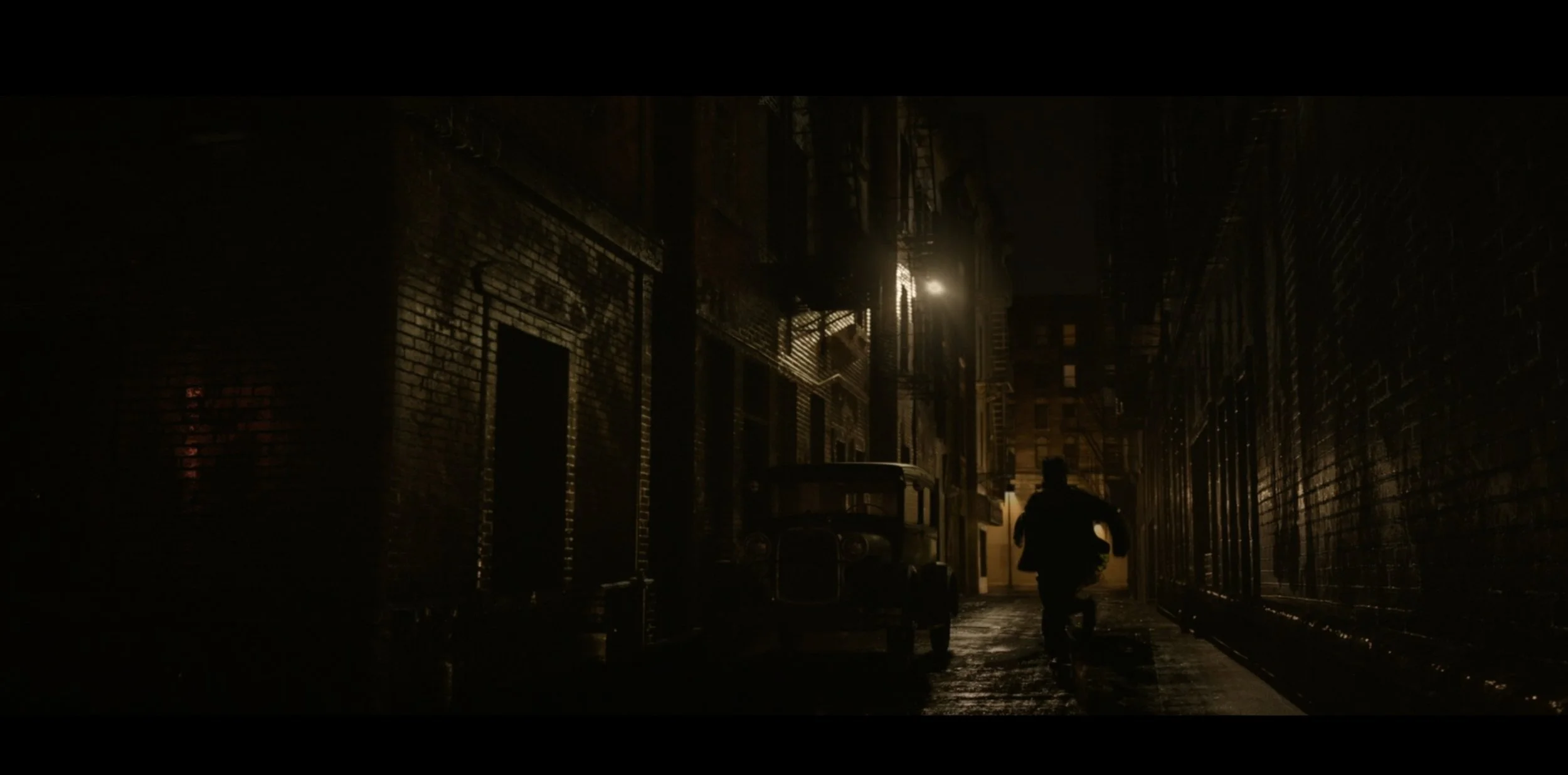 Amsterdam_alley.jpg