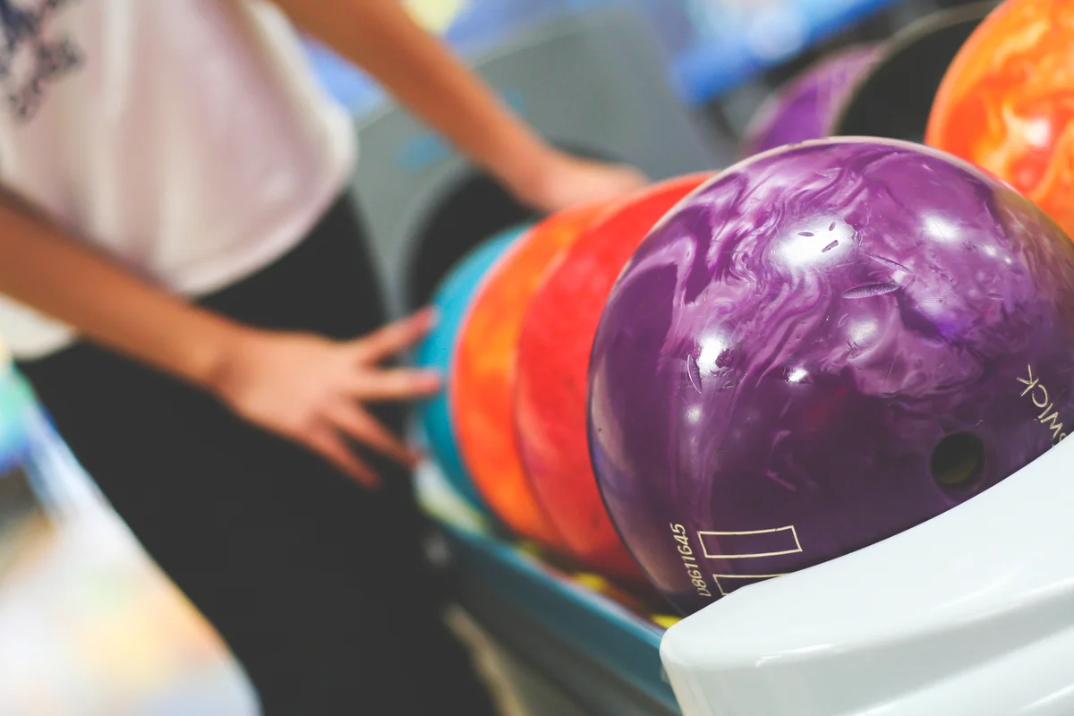 bowling.lightstock_323577_small_user_43214495.jpg