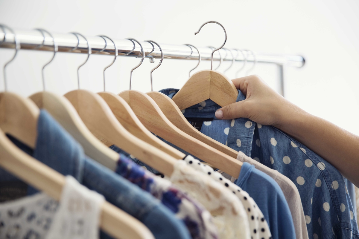 clothes.lightstock_258862_small_user_43214495.jpg