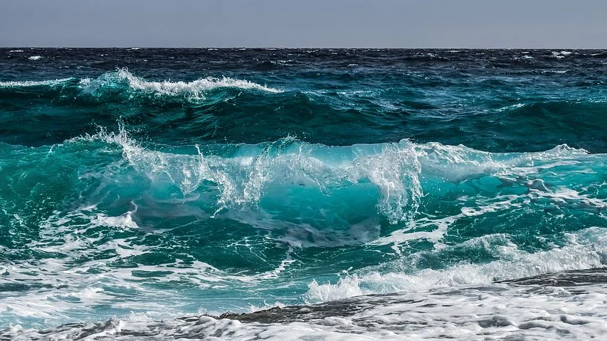 wave-3473335__480.jpg
