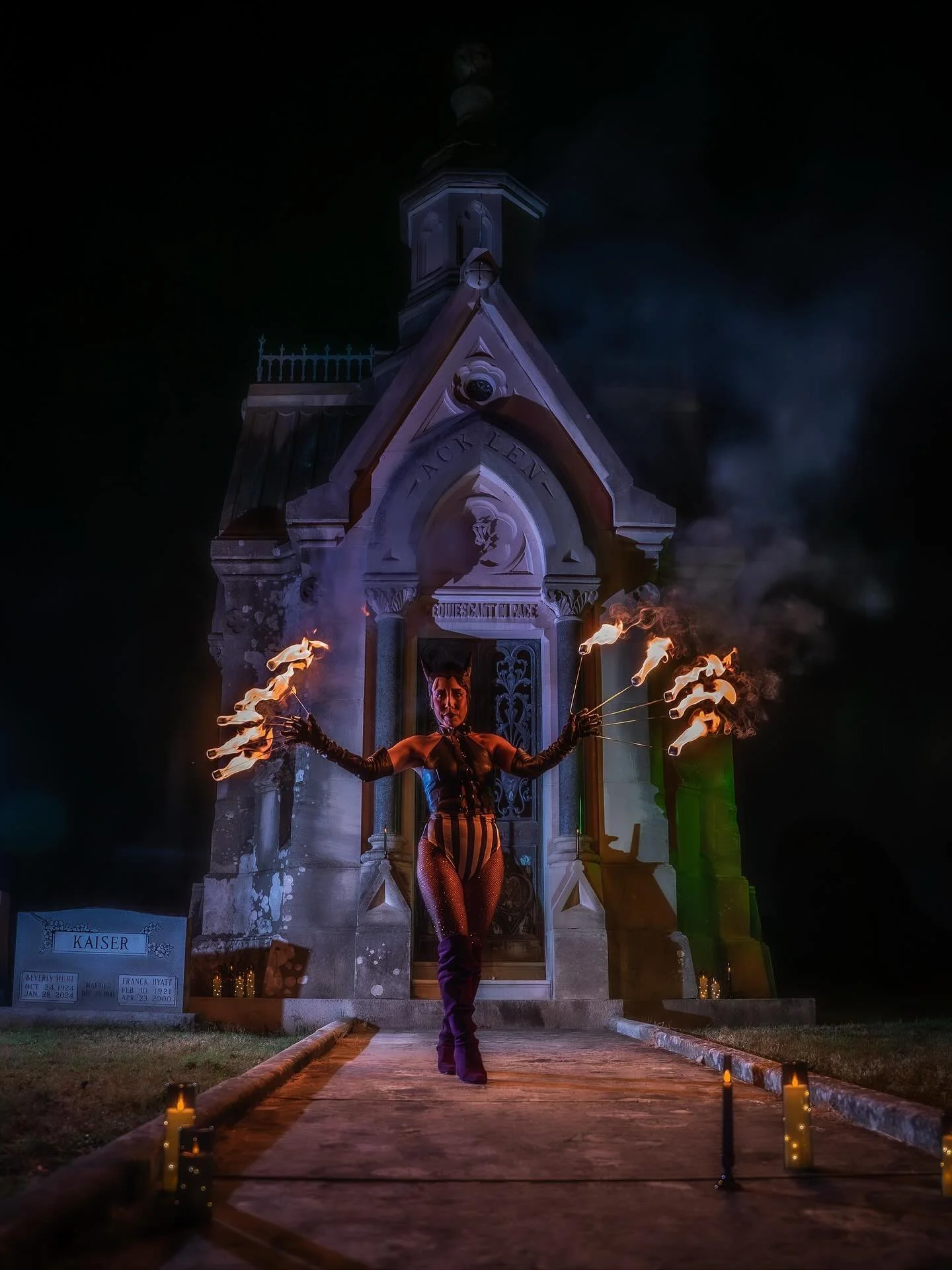 ☽☠︎︎🕯️ℬ𝓁ℯ𝓈𝓈ℯ𝒹 𝒮𝒶𝓂𝒽𝒶𝒾𝓃🕯️☠︎︎☾
*
📸 @caityscaptures with my cemetery babes🪦 @pyro.glyphics