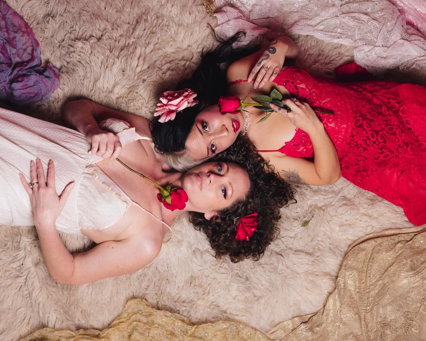 🌹We are only mere days away from the first day of @elizabethmdevaughn and my next 𝚅𝙰𝙼𝙿 𝙲𝙰𝙼𝙿 installment!🌹
We are pleased to share with you our two part Magdalene session! We will be evoking the essence of Mary Magdalene to bring divine stre