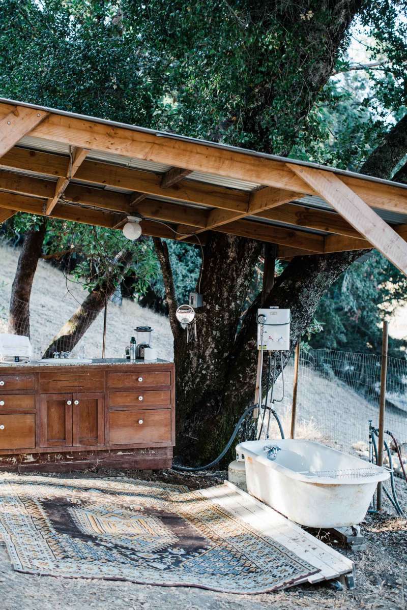 Sindisa's Picturesque Outdoor Bath with Running Water