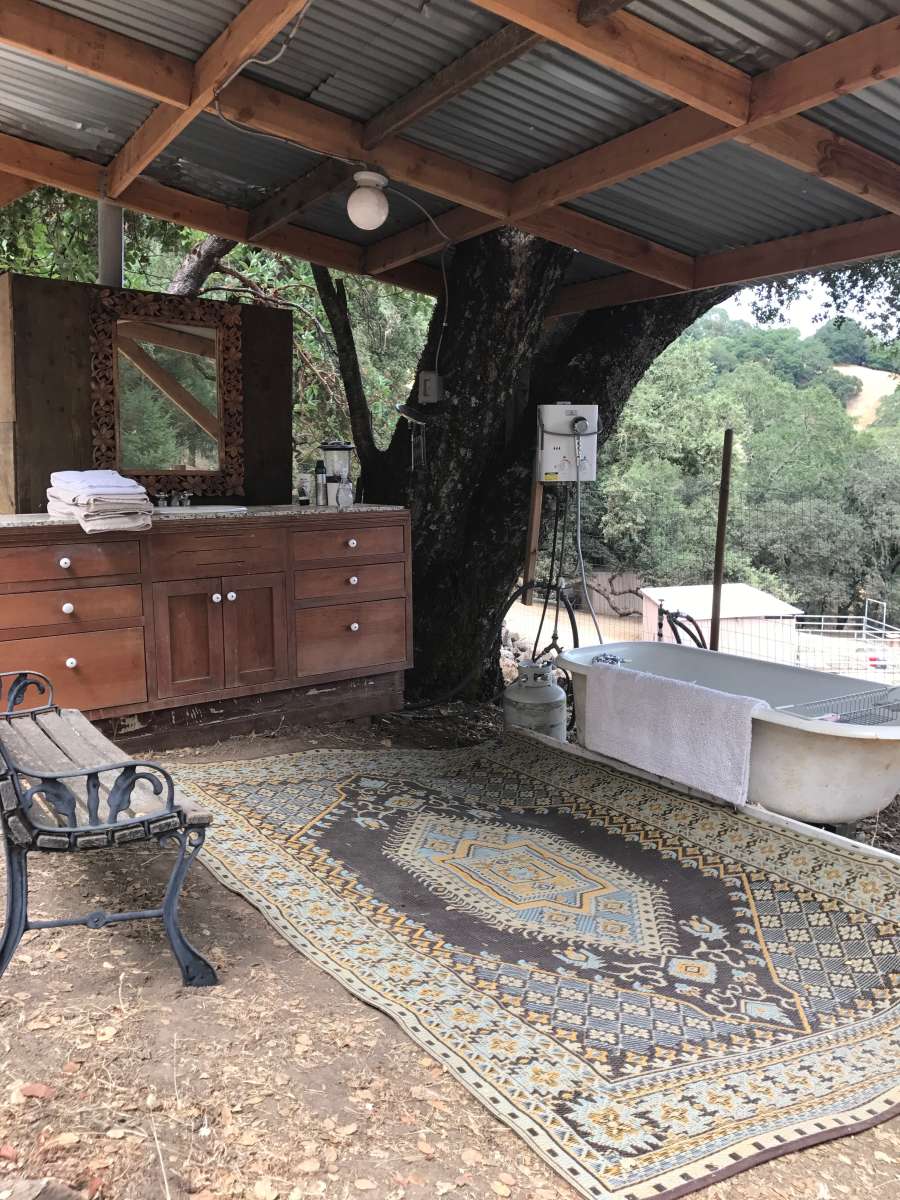 Sindisa Glamping with Luxe Outdoor Bath and Running Water