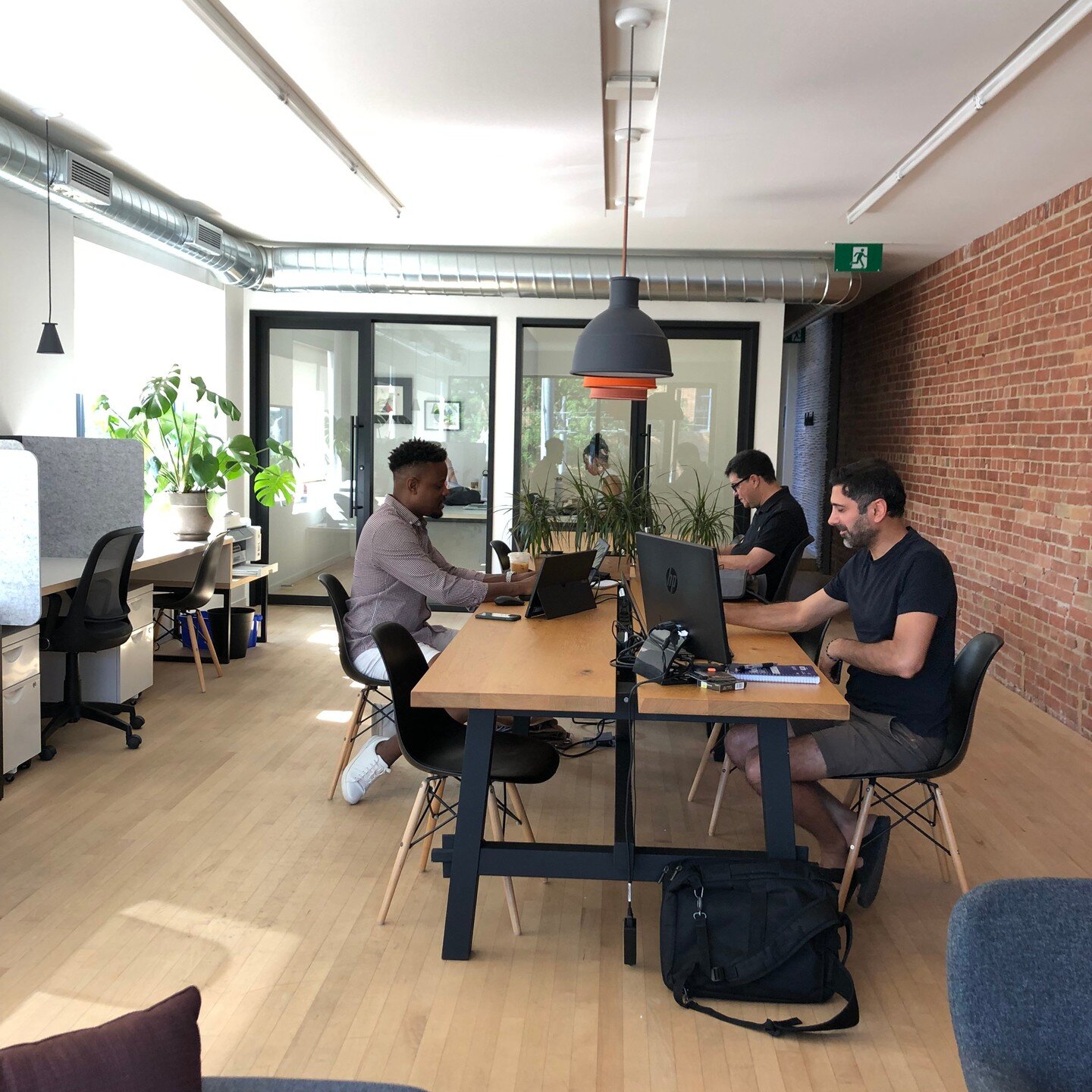 Calm in the workspace this morning just moments before the quiet went downhill with soccer talk. #FridayTalk ❤️ #coworkers #workforyourselfnotbyyourself 
.
.
.
#coworking #coworkingtoronto #torontocoworking #coworkingspace #coworkingcommunity #hotdes