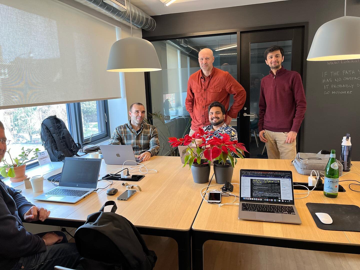 The Toronto team from French tech company La Francais des Jeux Societe coming together for their weekly work sprint and collaboration at Lokaal. Nothing beats being together to innovate and build strong ties with coworkers. 
.
.
.
#coworking #coworki