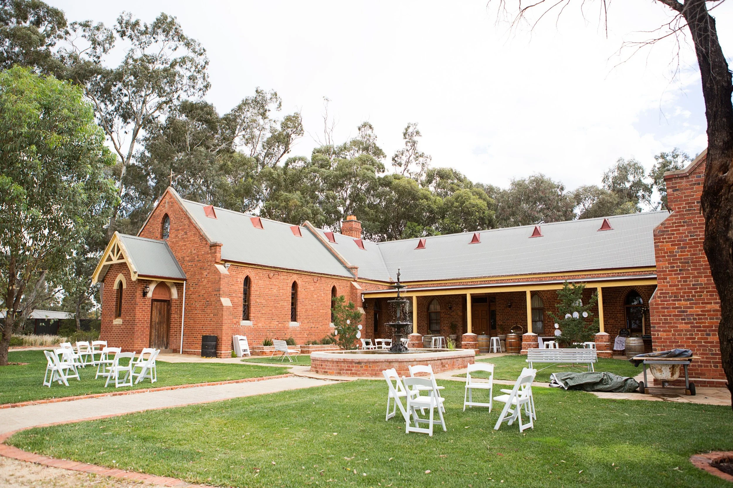 Waratah Weddings