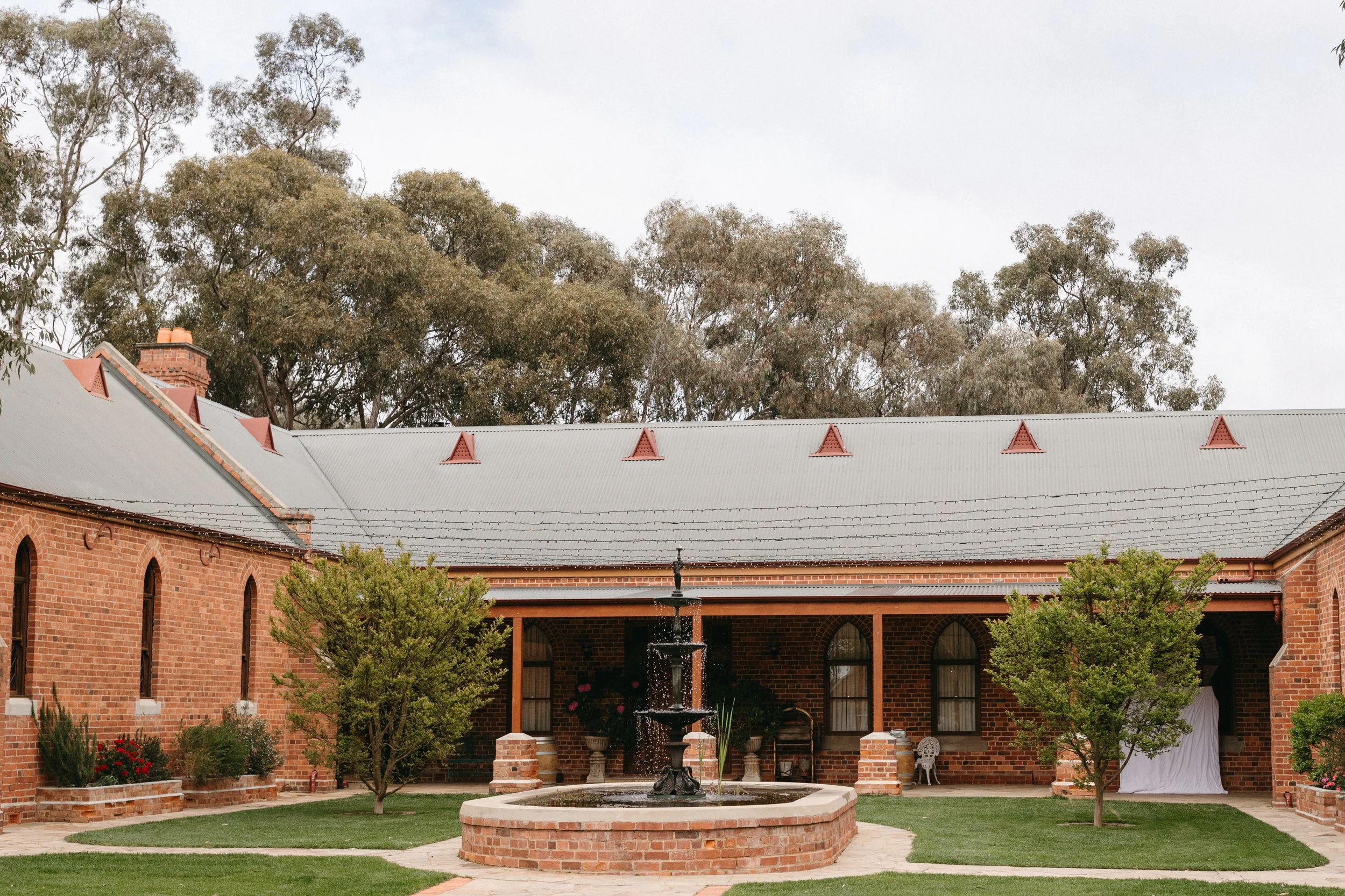 Waratah Weddings