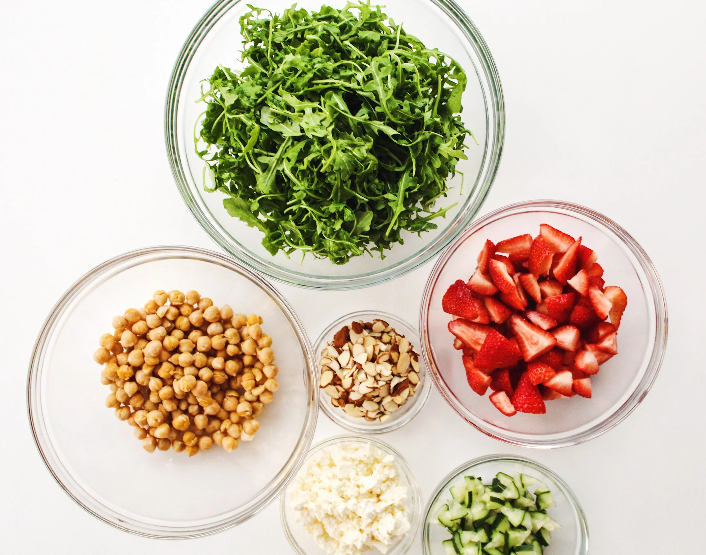 Easy Summer Salad by The Pink Pan