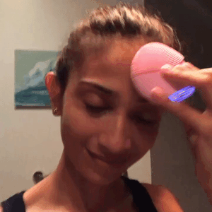 Foreo-ing at 11.30 pm - can't stop, won't stop!