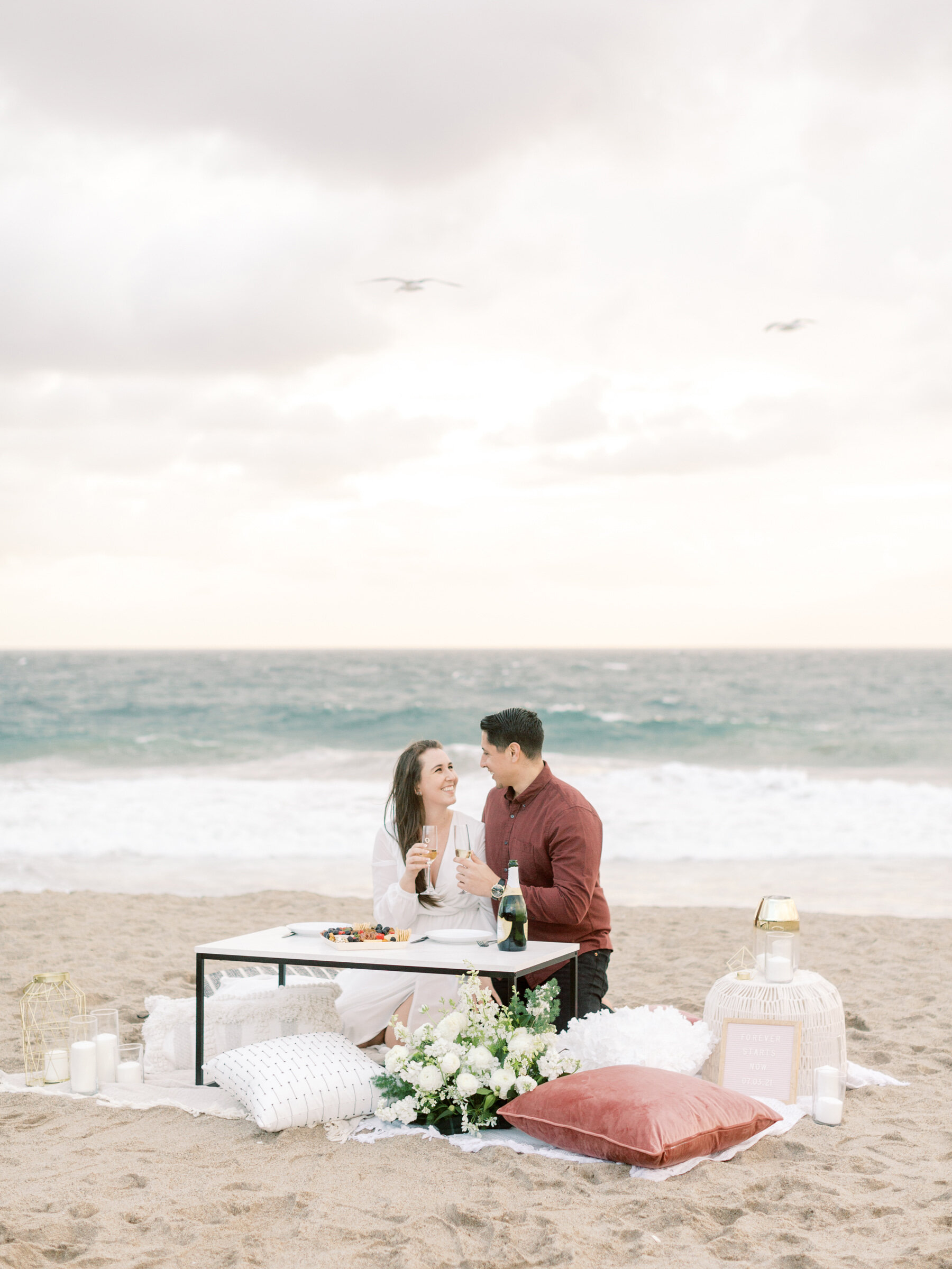 Danielle_Bacon_Photography_ToBeLoved Beach Picnic_ (9 of 13).jpg