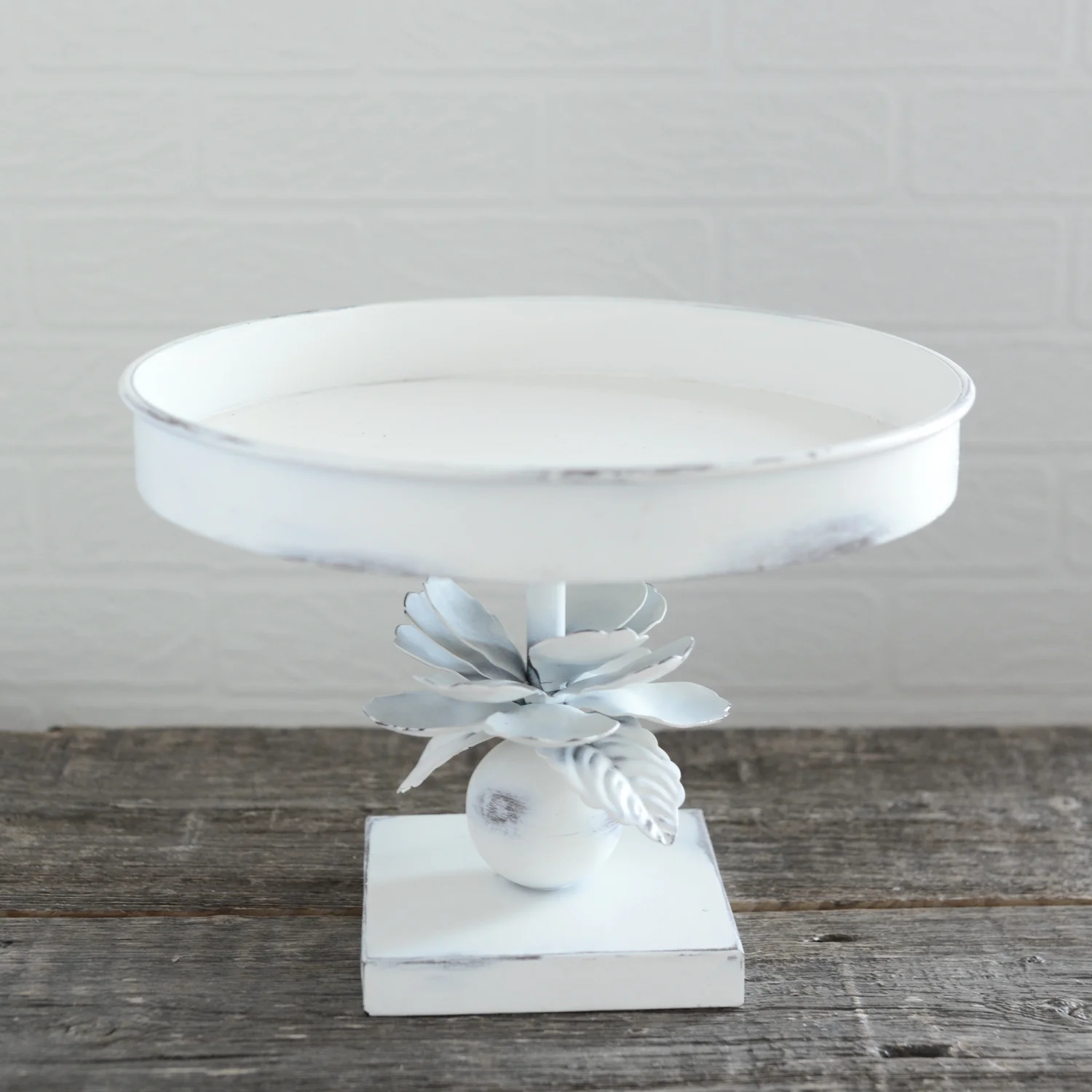 isley stand - 11" x 8" - 2 available