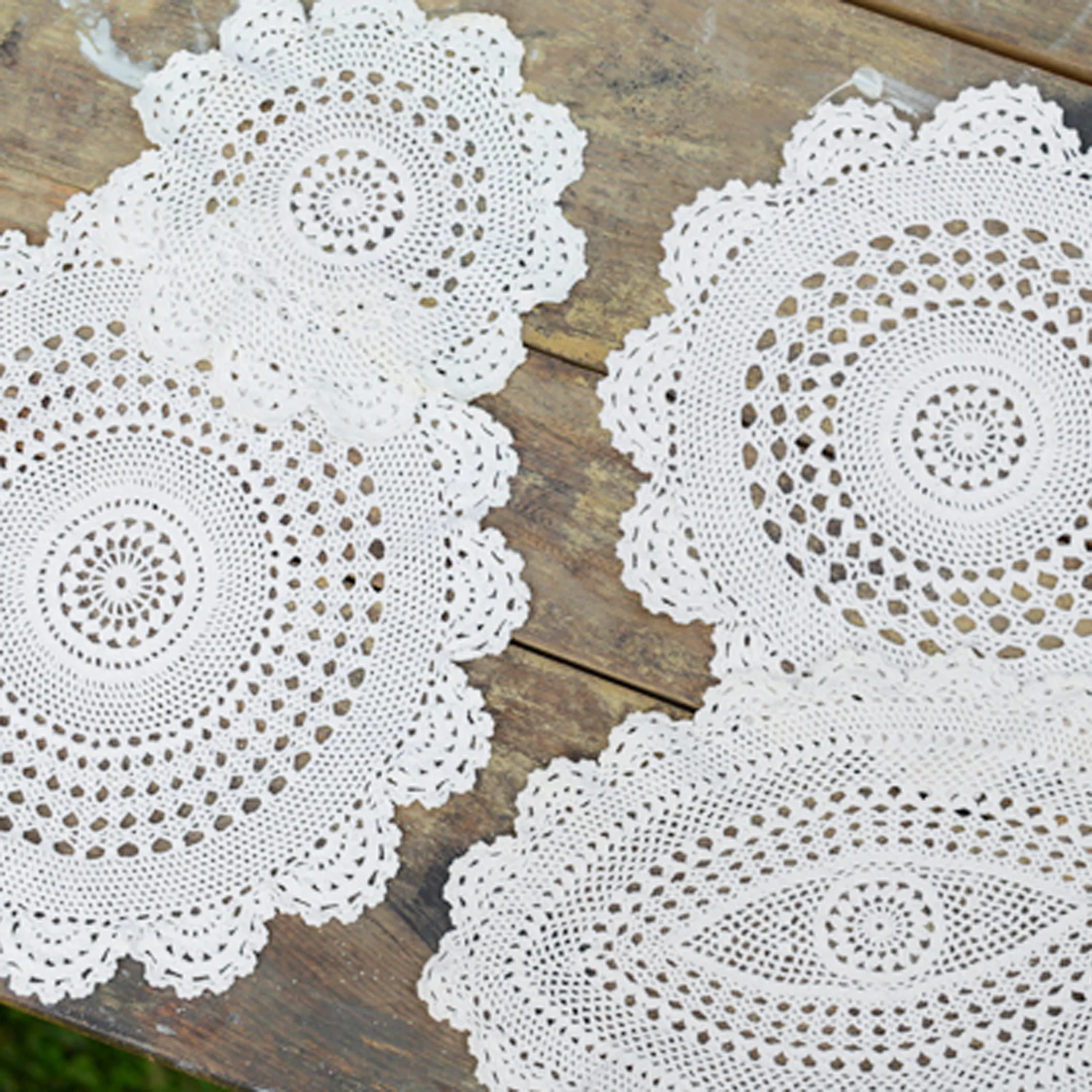 assorted vintage doilies