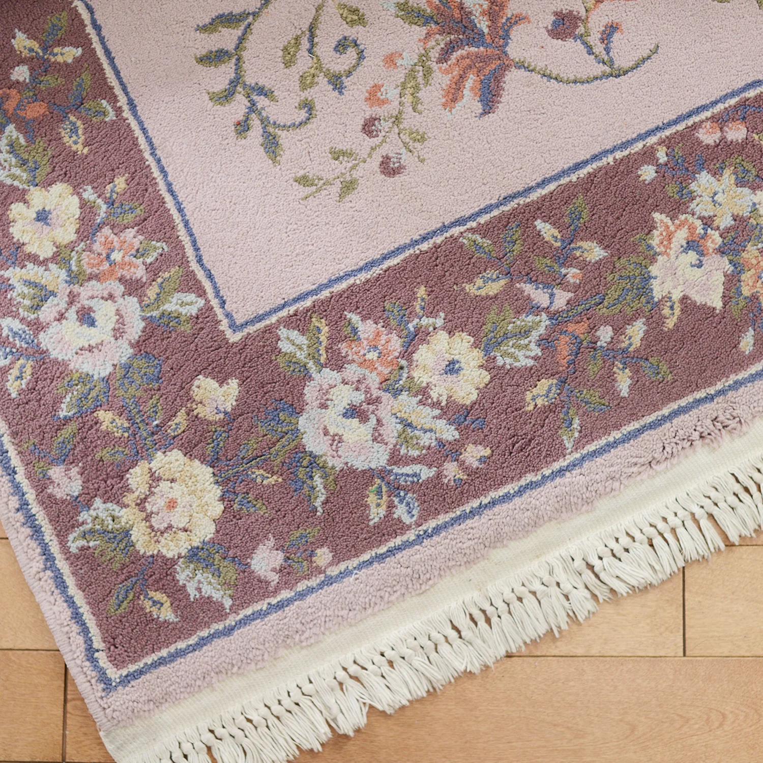5x7 lilac/mauve area rug