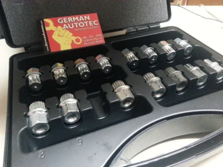 VW+Master+Set+Wheel+Locks.jpg