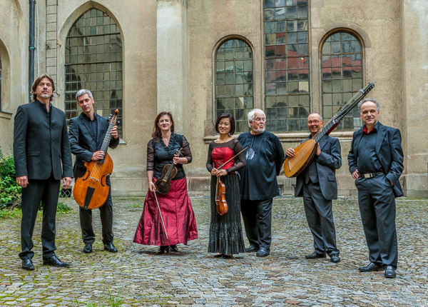 Aus der Tiefe mit Michael Schopper, Bass. Fotograf: Thomas Zwillinger