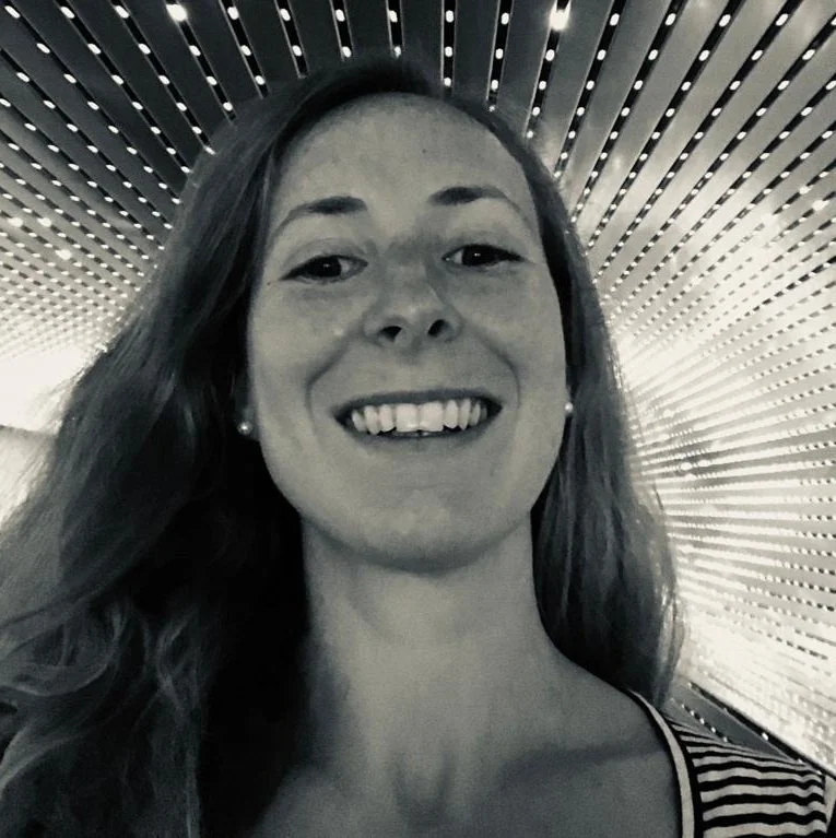      

 
   Sofi Sternberg es economista (UBA) y magíster en economía aplicada (University of Westminster). Cuenta con experiencia docente en carreras de grado y posgrado en la UBA, UNPAZ y FLACSO. Su trayectoria profesional recorre diversos cargos e