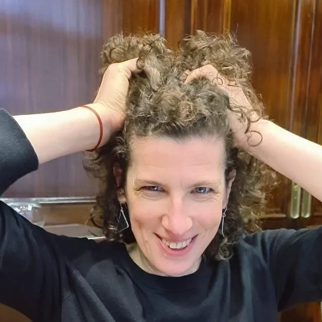      

 
   Lau Goldberg es economista y socióloga de la UBA y tiene un posgrado en análisis económico en la Université d’Evry – Francia.  Ocupó diversos cargos como funcionaria pública en el Ministerio de Economía y en la Secretaría de Comercio de l