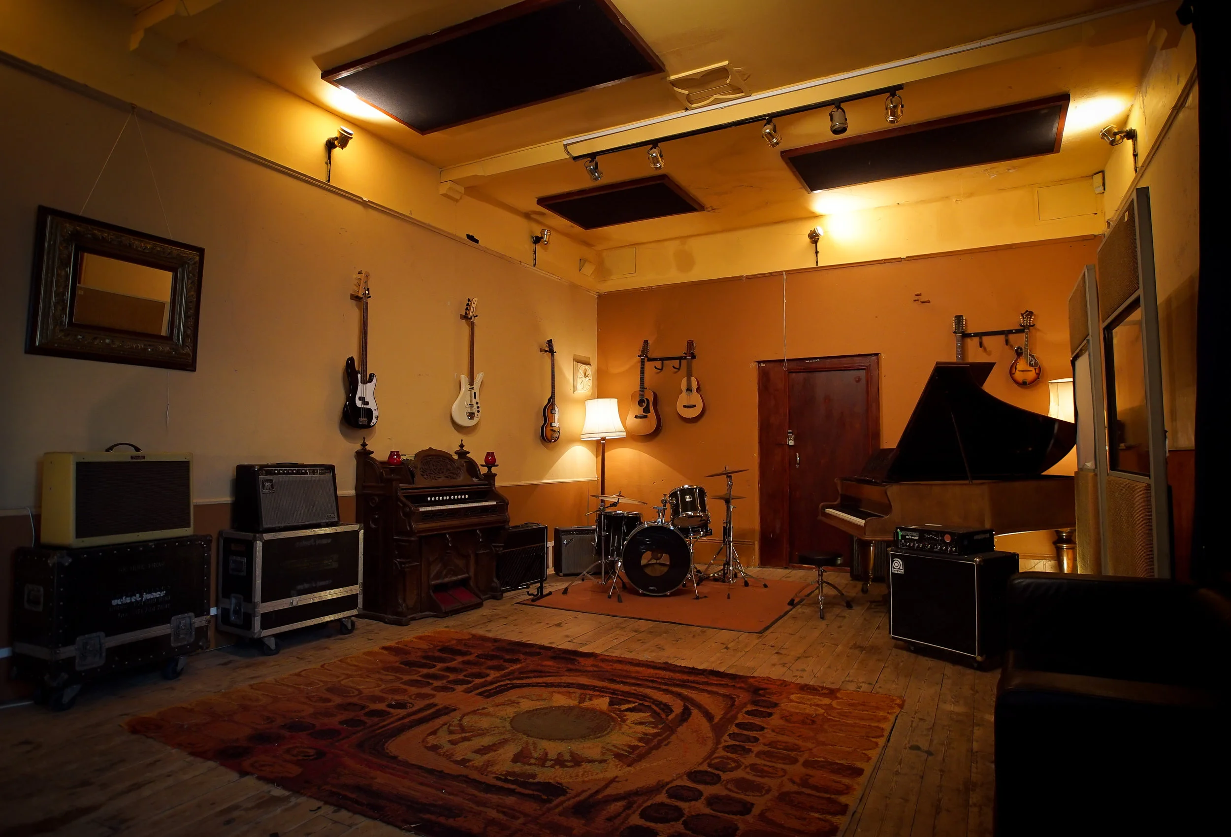 Photo courtesy of AllStudios .