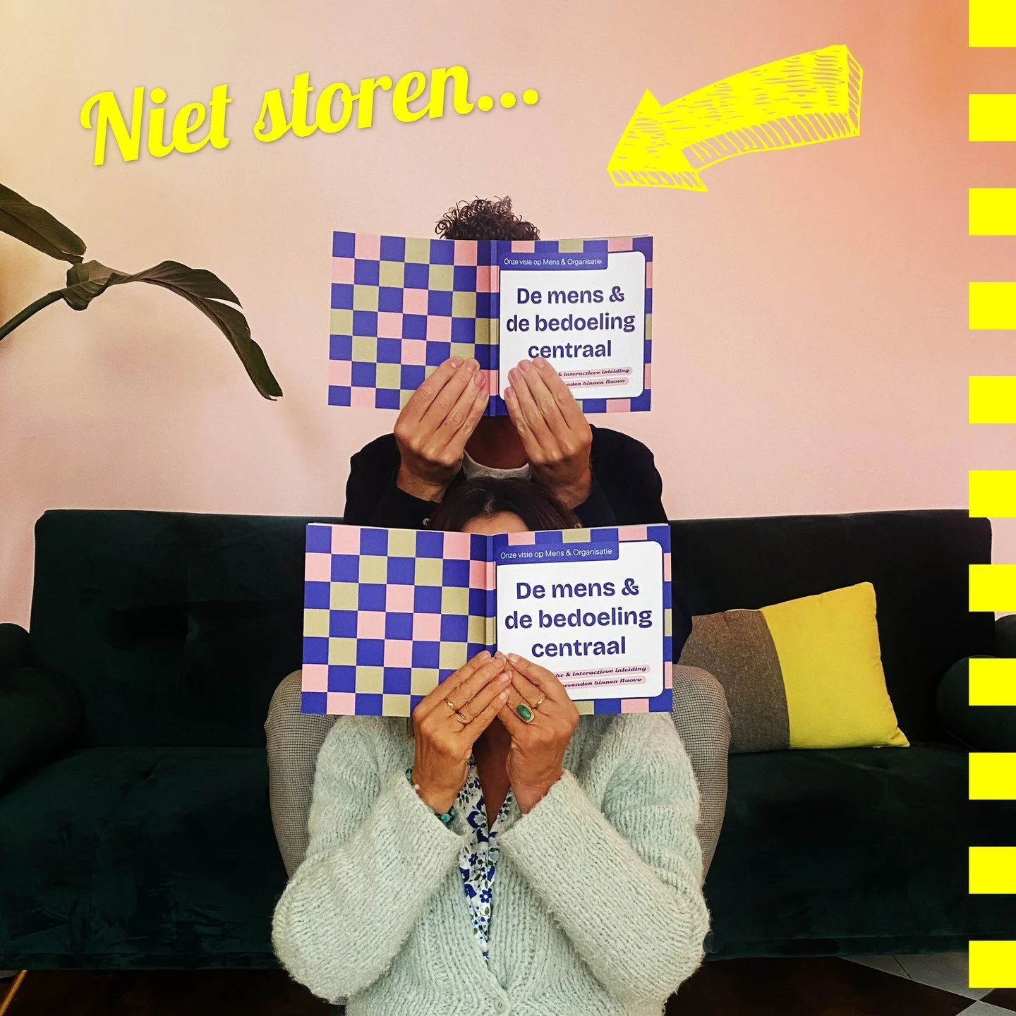 Zoals je ziet, zijn wij even niet bereikbaar! Wij zitten met onze neus in de boeken. Onze eigen boeken, dat dan weer wel. Dit boekje vertelt meer over 'werken vanuit de bedoeling', over 'het kijken vanuit het waarderend perspectief' en 'het stimulere