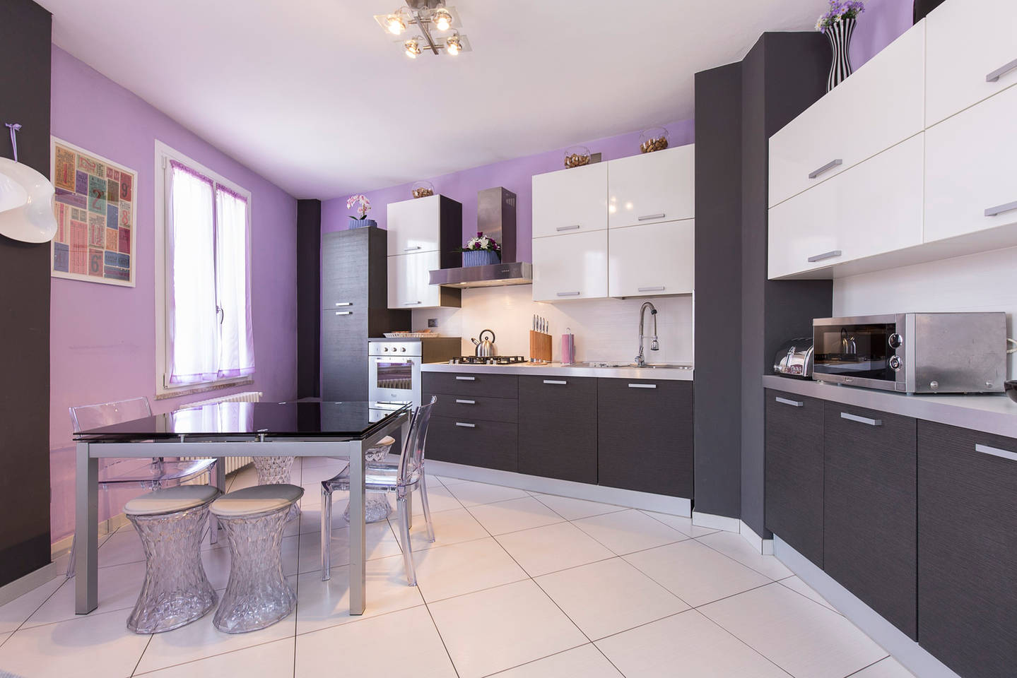 Apartment Violet 2.jpg