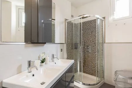 Apartment Violet 5.jpg
