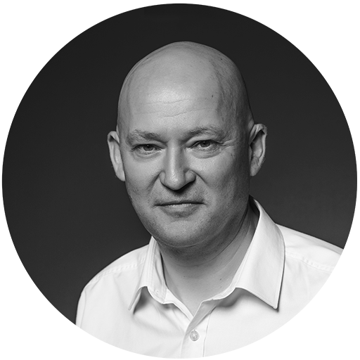 frank-dlugos-portrait-moovia-member-managing-director.png