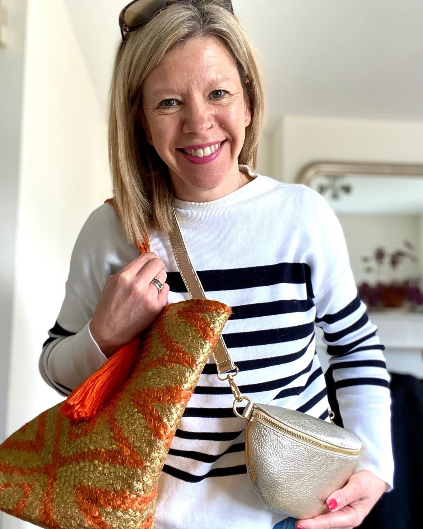 🛍️ Essential kit when out for a shopping day with my daughter &hellip; small, comfortable cross body bag to carry my phone and purse, large statement shopper for popping in all the items my daughter decides to buy using contents of my purse 👛 and f