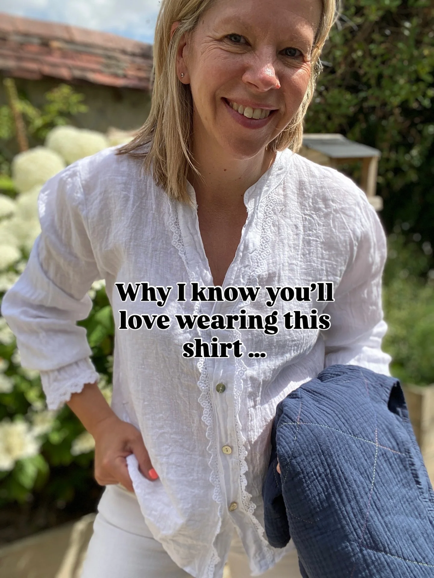 Linen shirts are a wardrobe favourite aren&rsquo;t they and this one I know you are going to love (it was a favourite for many at an event I was at this last weekend too). It&rsquo;s such a gorgeous style and super versatile. 

❤️ pretty lace trim de