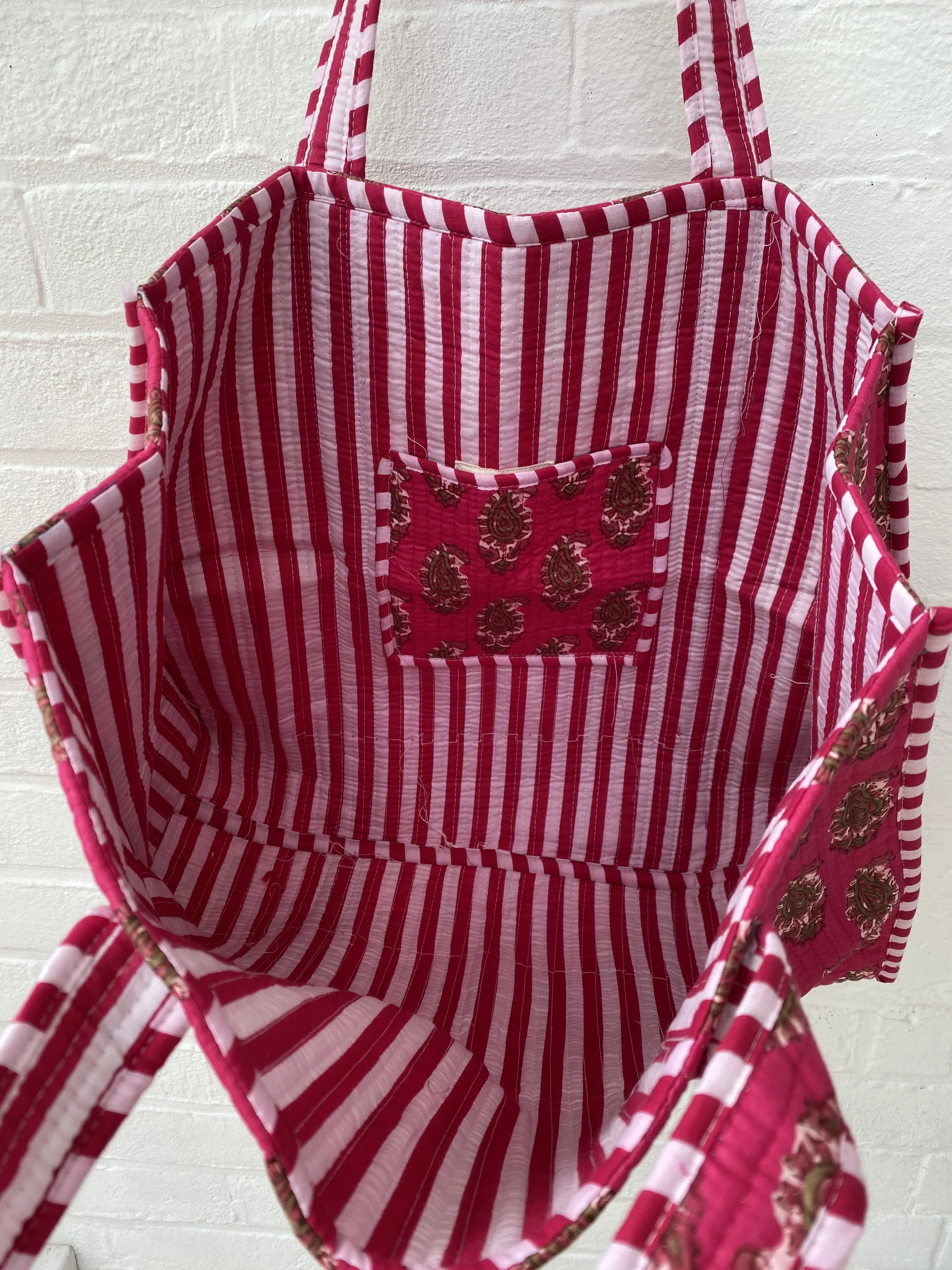 Stripe lining of fuchsia pink cotton bag
