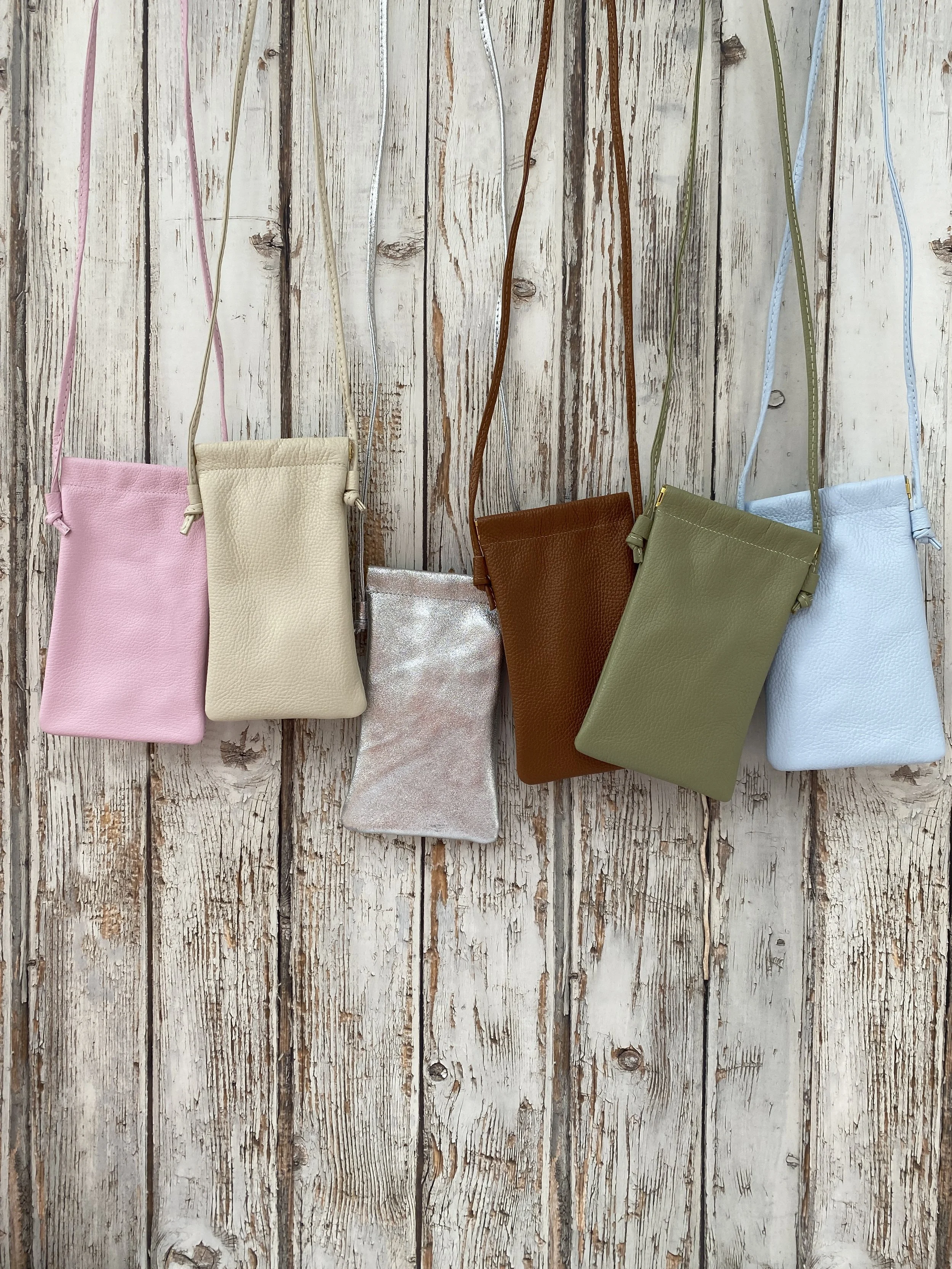 Sleek Leather Crossbody Pouch