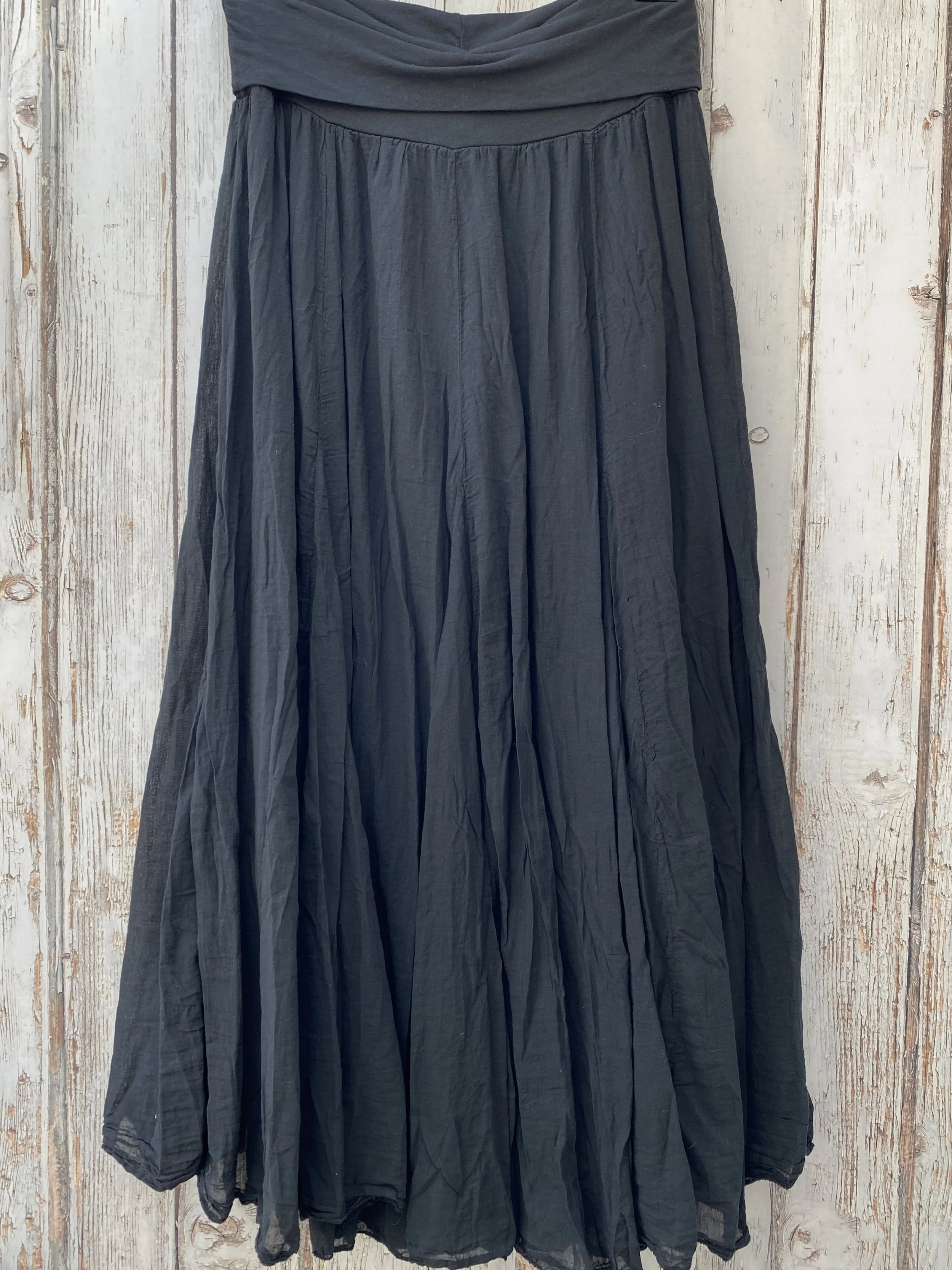 black_cotton_skirt.JPG