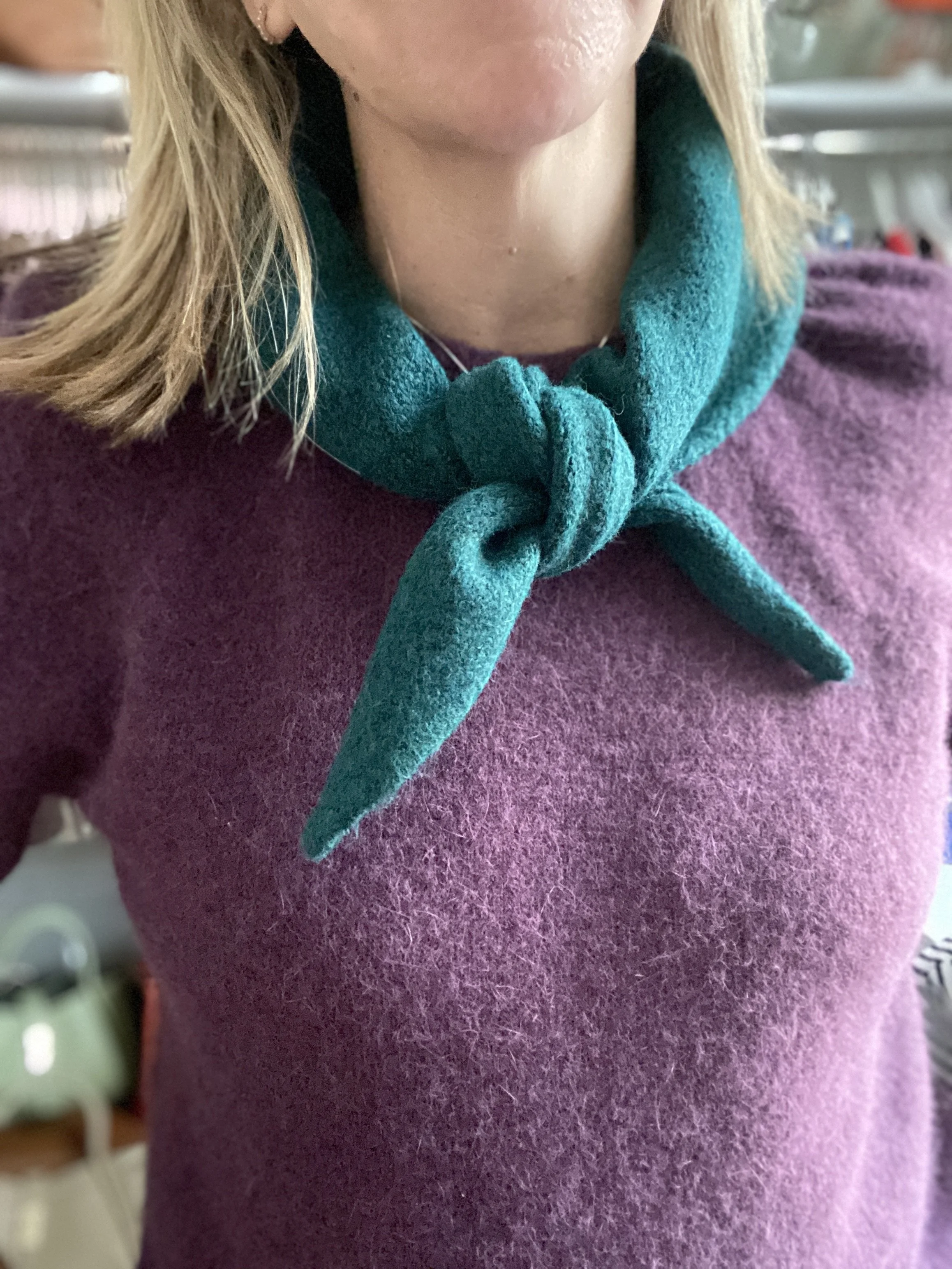 Plain Triangle Knit Scarf