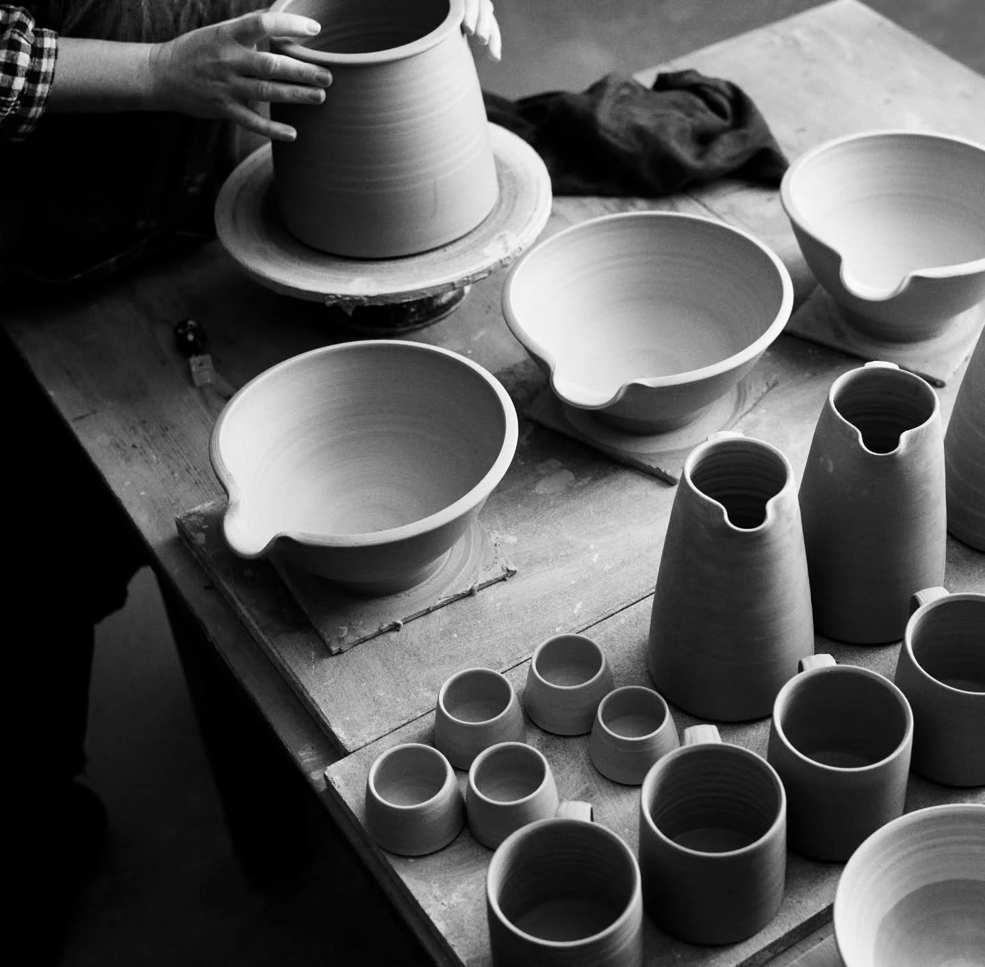 Photos taken by @neilawhitephoto in the pottery studio last month.

#pottery #wheelthrown #craftphotography #makeruk.#devon