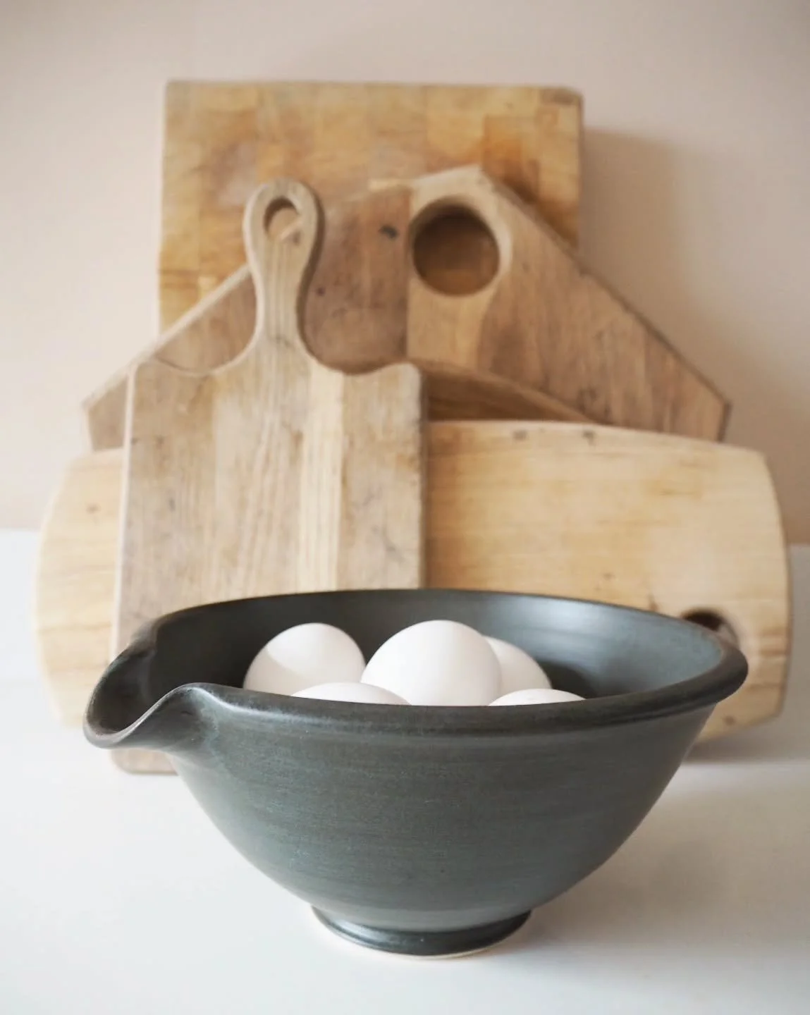 This pouring bowl is all about the details&mdash;the soft lip for clean pours, the weight that feels just right in your hands, and that dark, smoky finish that goes with everything! Functional, quiet, and made to be used every single day.
For eggs, b