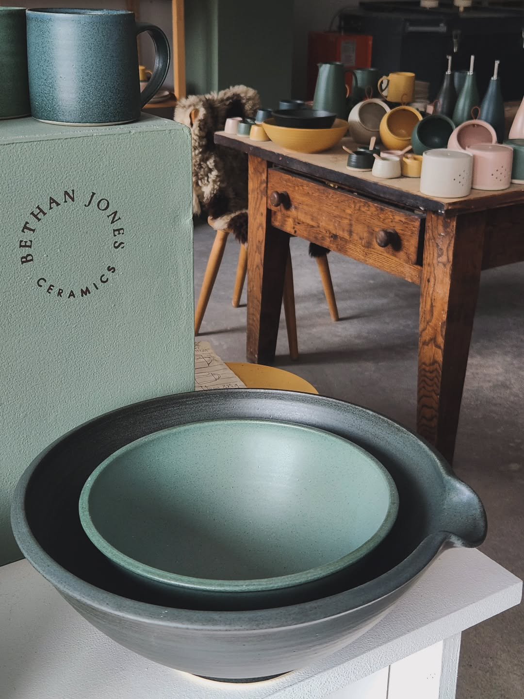 Selecting work today for the @haymakersgallery where I will be selling my work this year, as I have done in the past on and off for a few years. It is run by some wonderful makers ✨️ 

#hayonwye #potterylife #gallery #craftsposure #handmadepottery