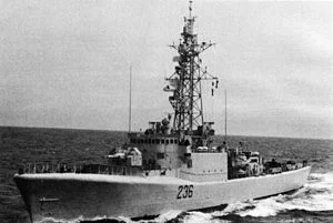 300px-HMCS_Gatineau_(DDE_236)_underway_in_1983.jpg