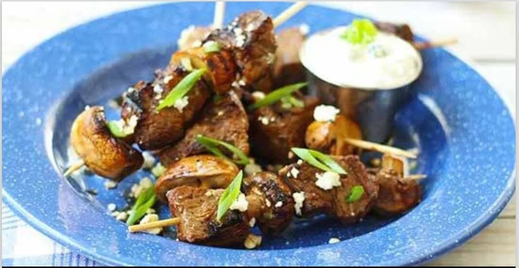 Kentucky Go Big Blue Cheese Steak Bites &amp; Horseradish Sauce